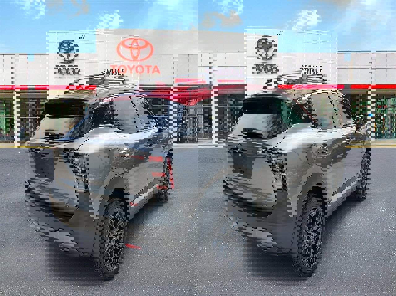 Used 2025 Nissan Kicks SR image 3