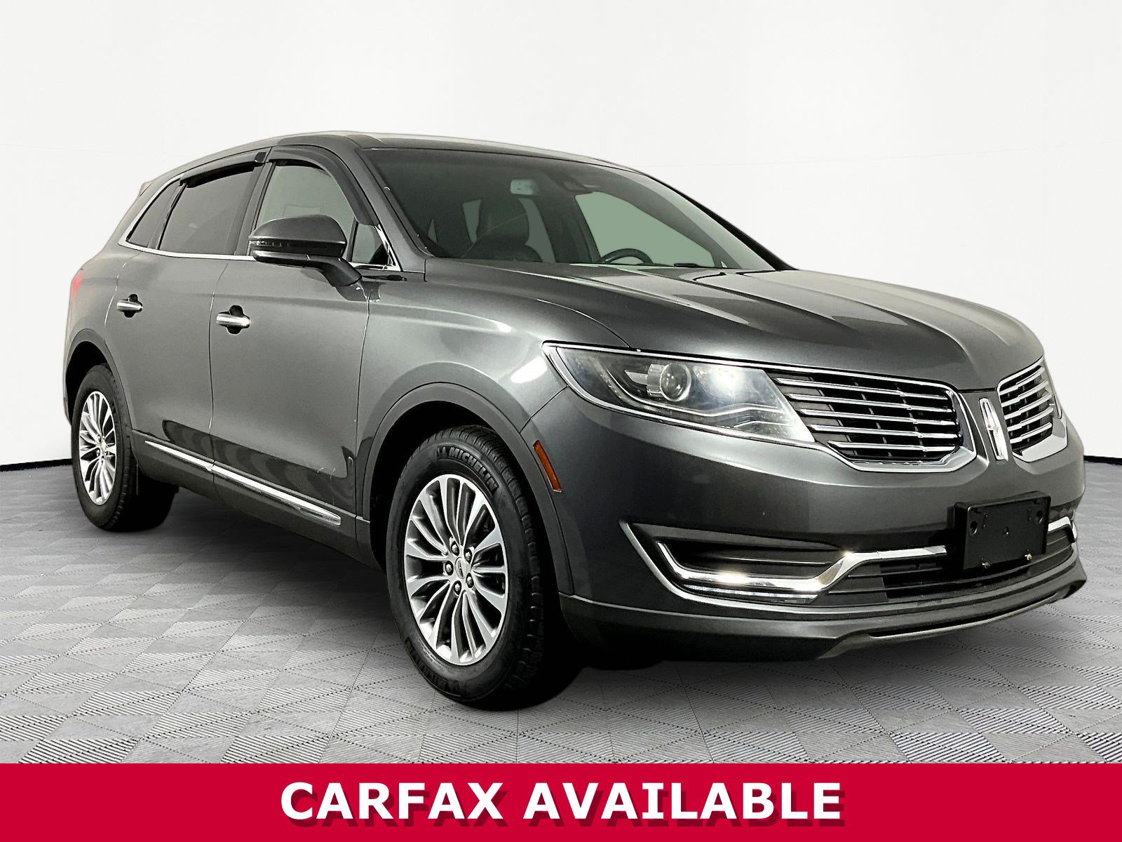 Used 2018 Lincoln MKX Select w/ Select Plus Package AWD/4WD image 3