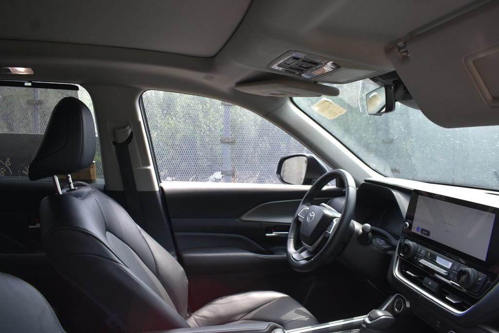 Used 2025 Toyota Grand Highlander FWD image 19