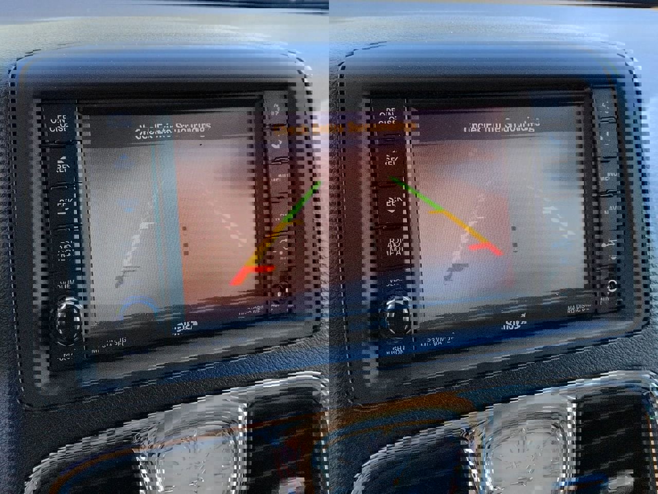 Used 2012 Chrysler Town & Country Limited image 16