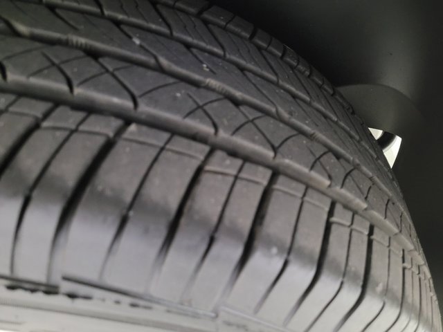 Used 2015 GMC Acadia SLE image 23