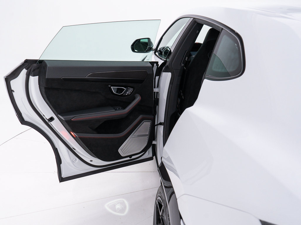 Used 2024 Lamborghini Urus Performante AWD/4WD image 21