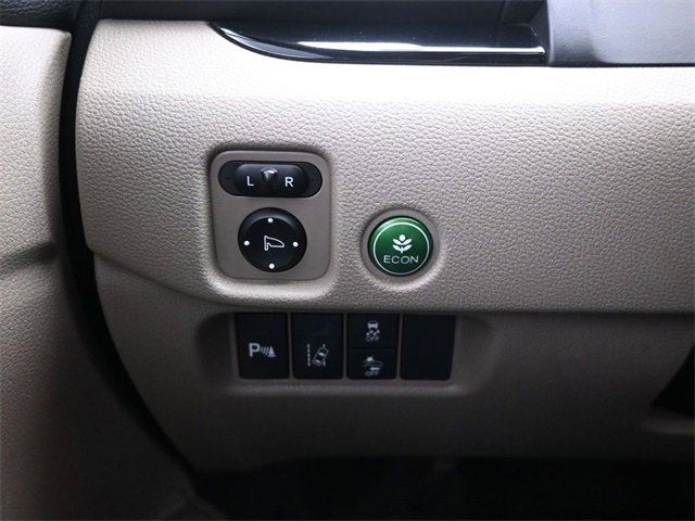 Used 2017 Honda Pilot Touring image 26