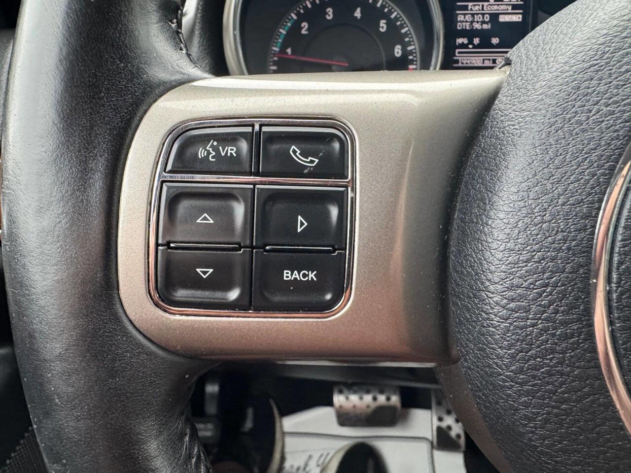 Used 2012 Jeep Grand Cherokee Limited image 17