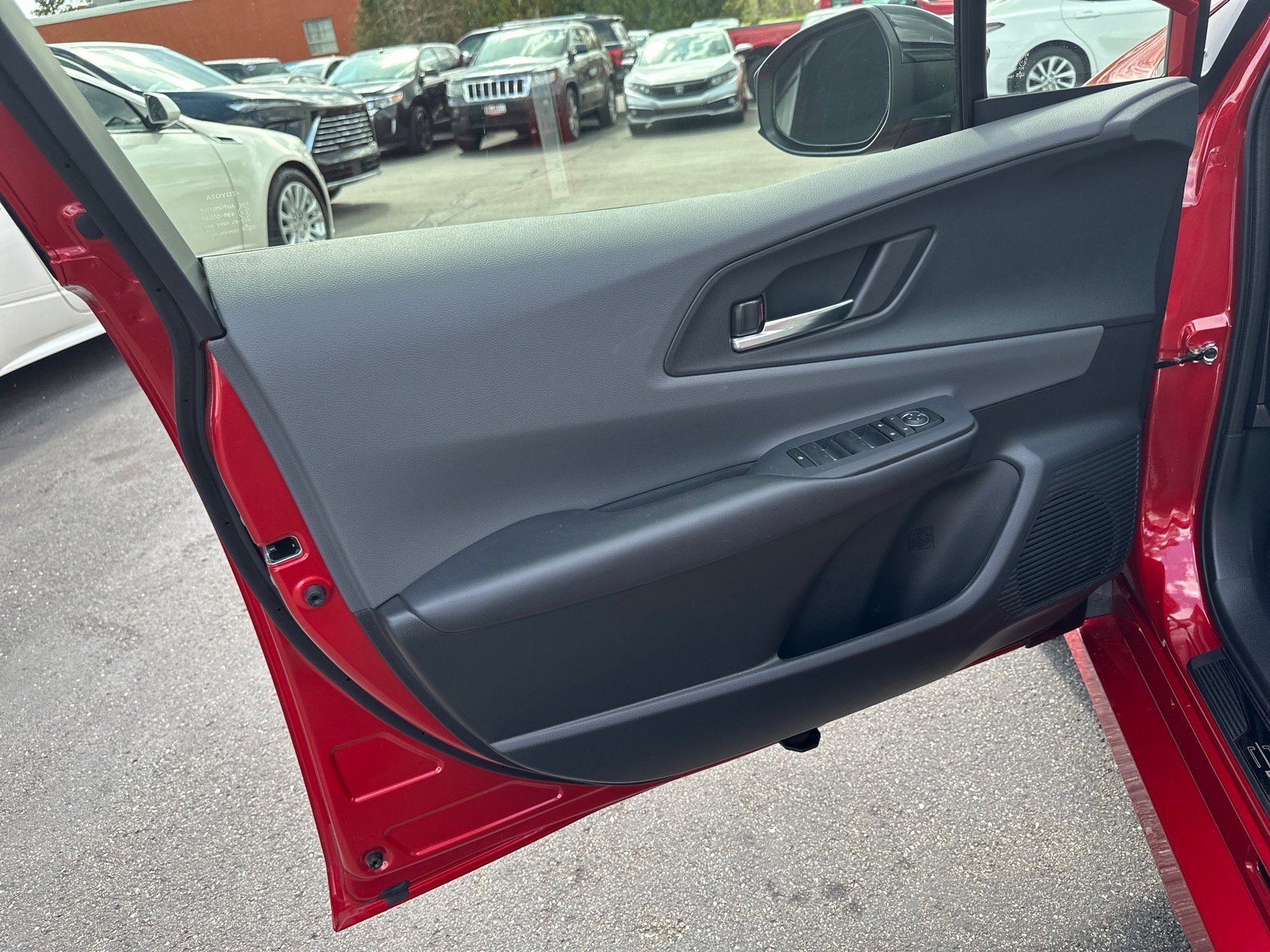 Used 2024 Toyota Prius XLE AWD/4WD image 22