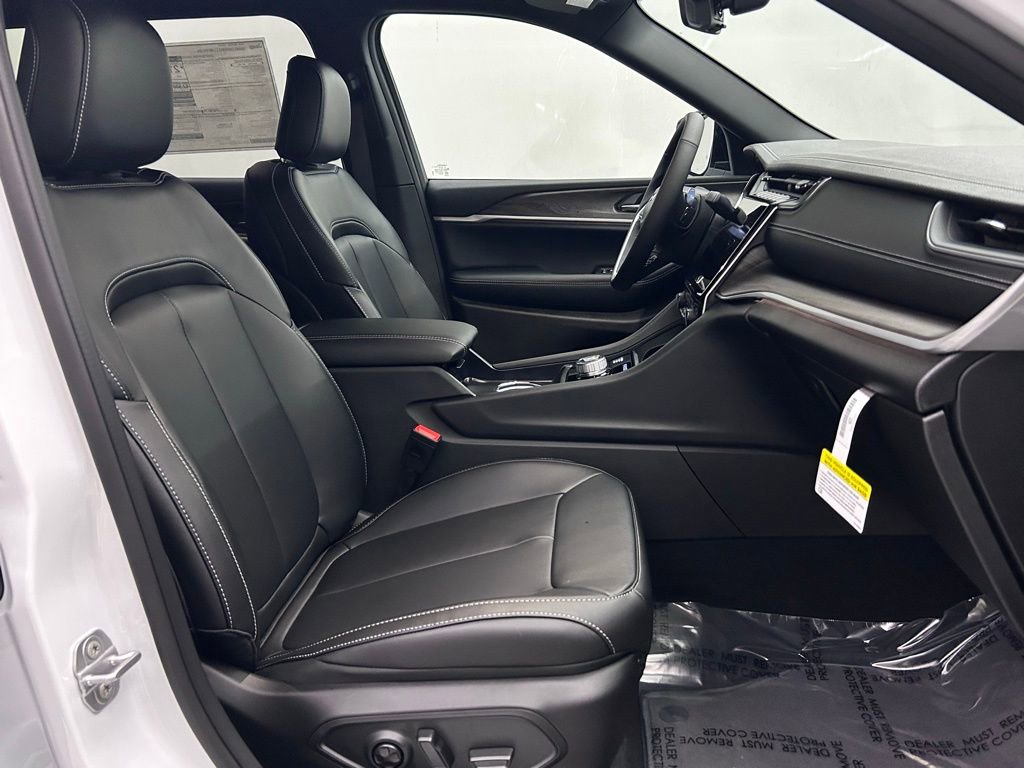 New 2025 Jeep Grand Cherokee L Limited image 19