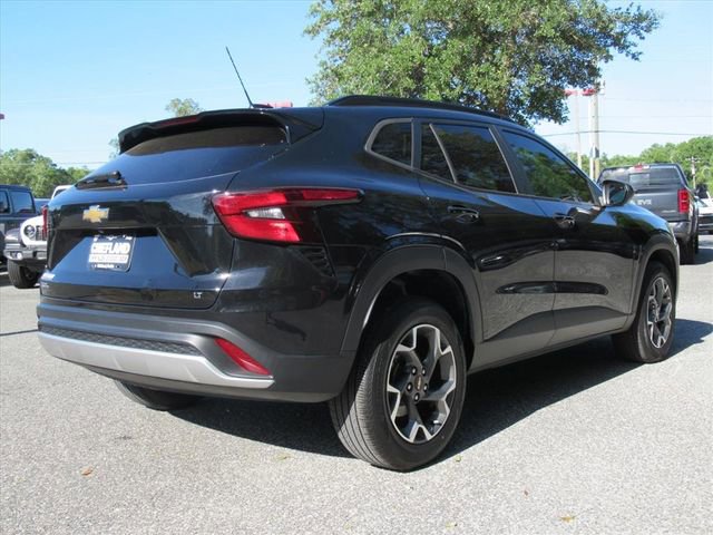 Used 2024 Chevrolet Trax LT w/ Driver Confidence Package FWD image 7