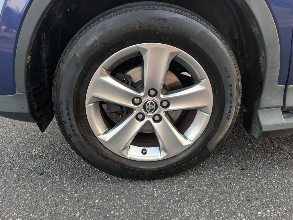 Used 2015 Toyota RAV4 XLE image 10