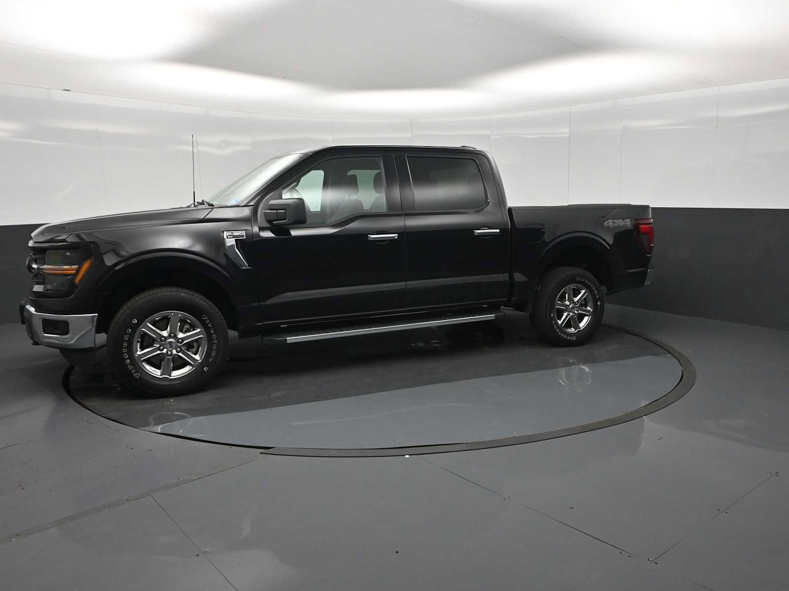 Used 2025 Ford F150 XLT w/ Equipment Group 301A Standard AWD/4WD image 5
