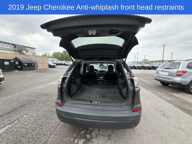 Used 2019 Jeep Cherokee Latitude Plus AWD/4WD image 21