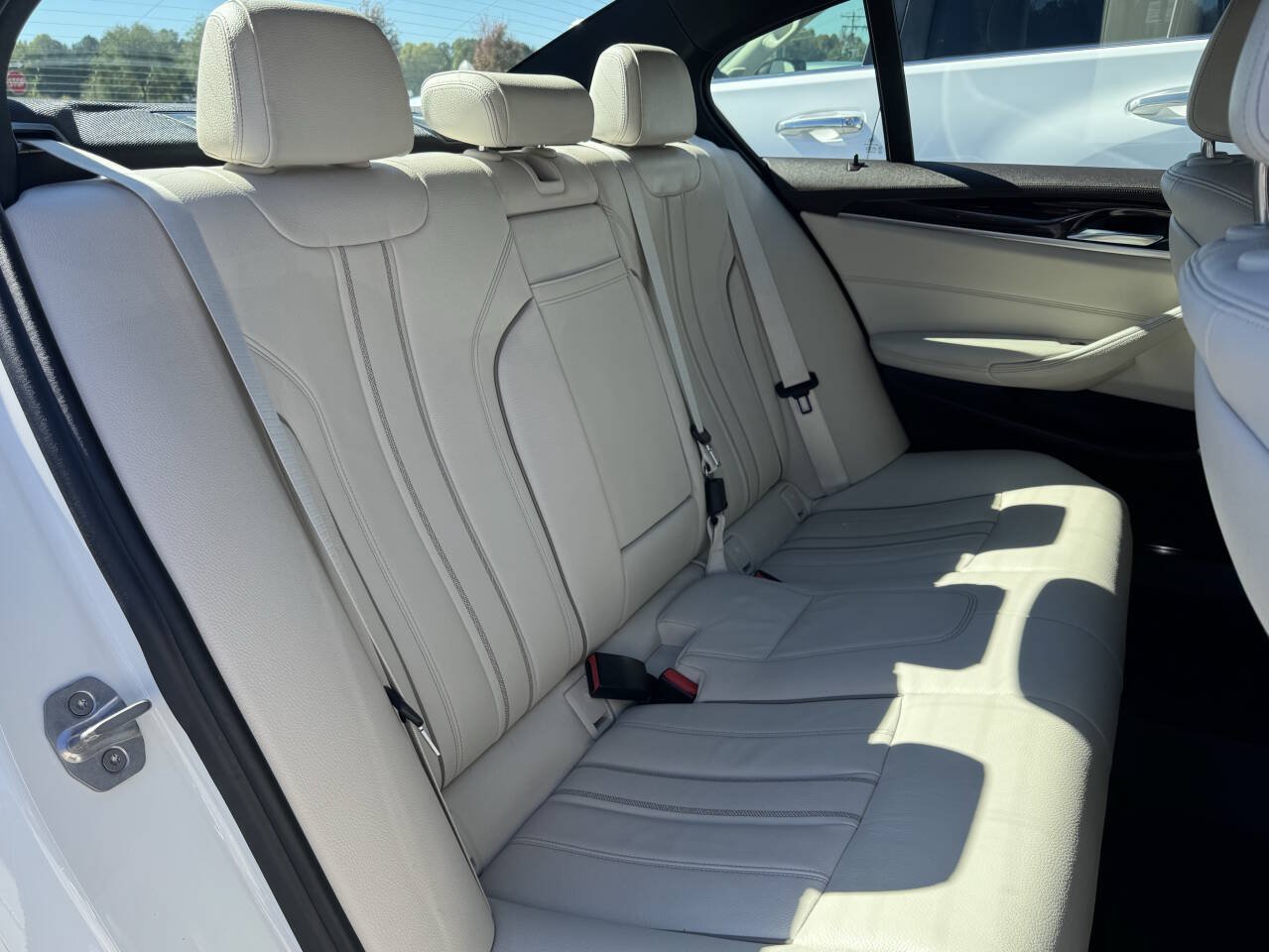 Used 2017 BMW 530i RWD image 11