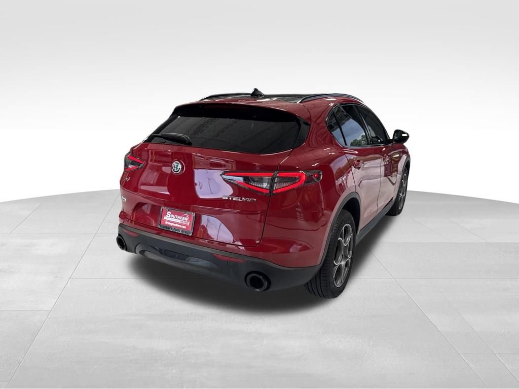 Used 2025 Alfa Romeo Stelvio Sprint w/ Convenience Package AWD/4WD image 8