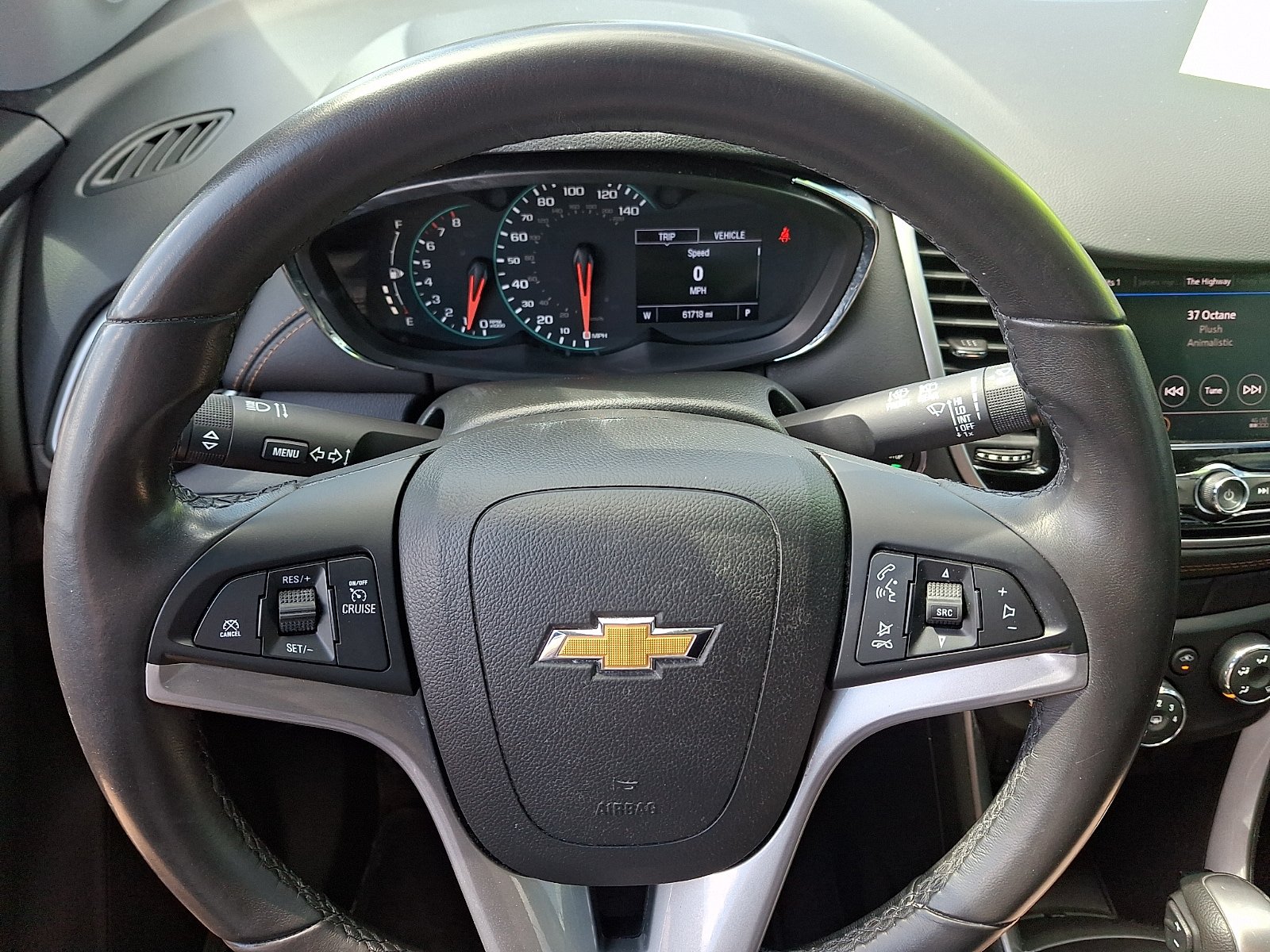 Used 2020 Chevrolet Trax LT w/ LT Convenience Package AWD/4WD image 18