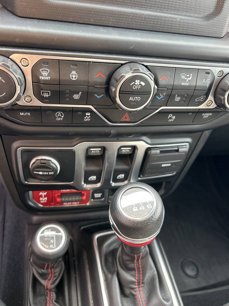 Used 2019 Jeep Wrangler Rubicon w/ Steel Bumper Group AWD/4WD image 10