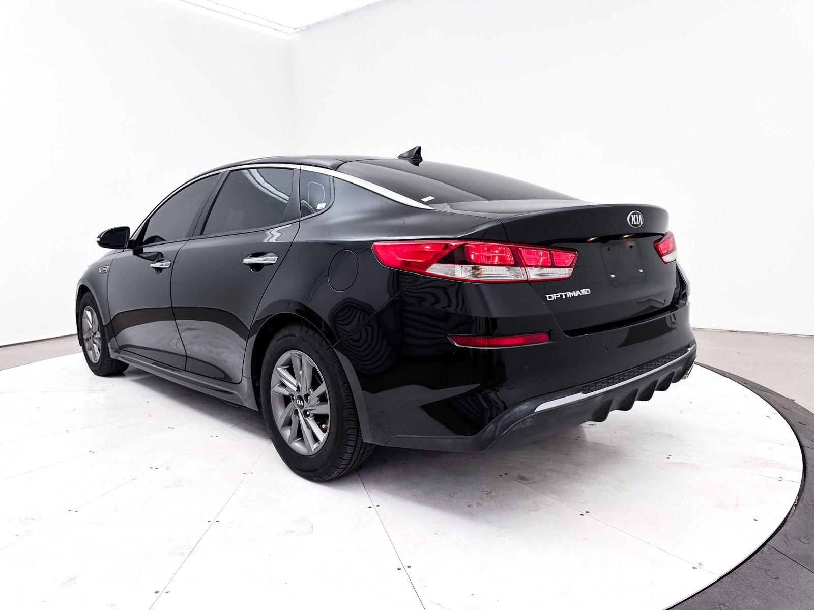 Used 2020 Kia Optima LX image 13