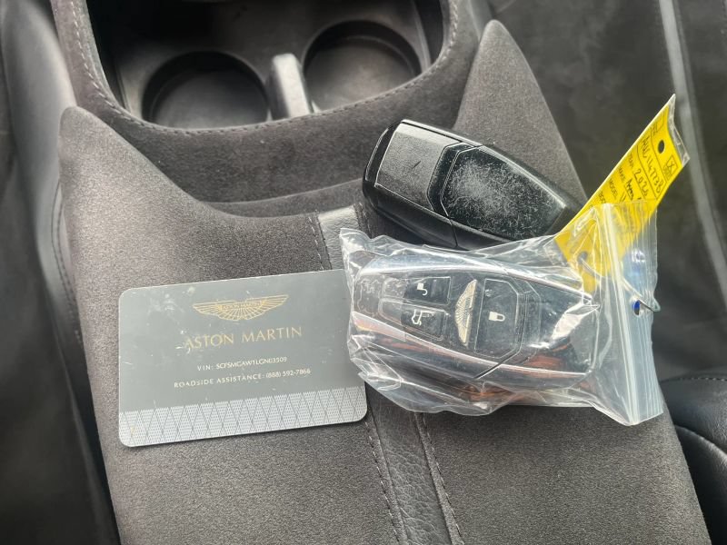 Used 2020 Aston Martin V8 Vantage Coupe RWD image 21