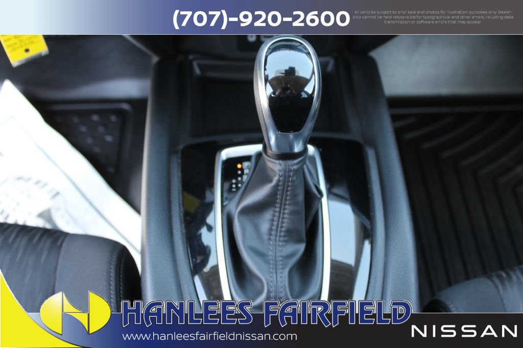 Used 2020 Nissan Rogue S FWD image 18