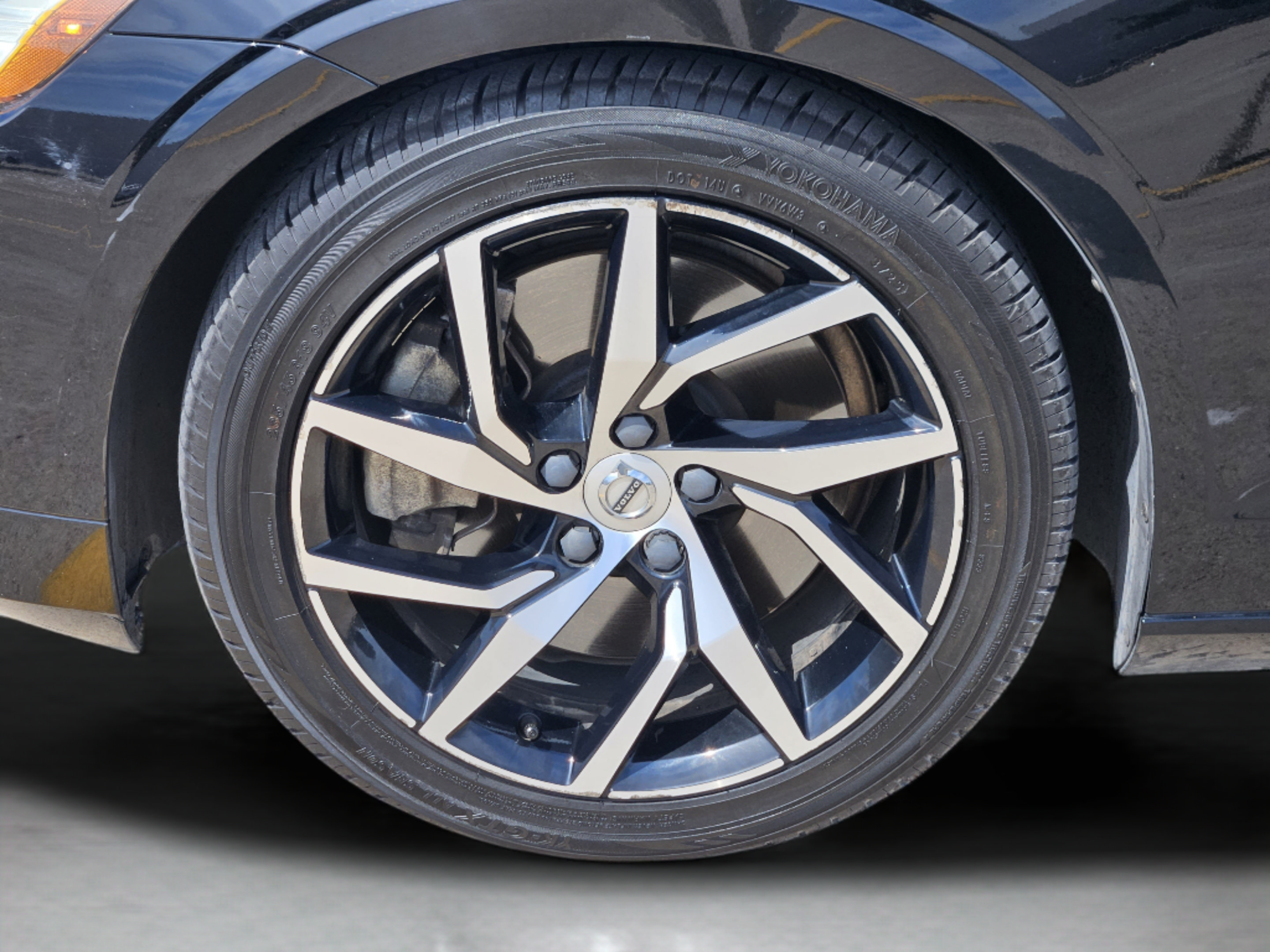 Used 2019 Volvo S60 T6 Momentum w/ Premium Package AWD/4WD image 29