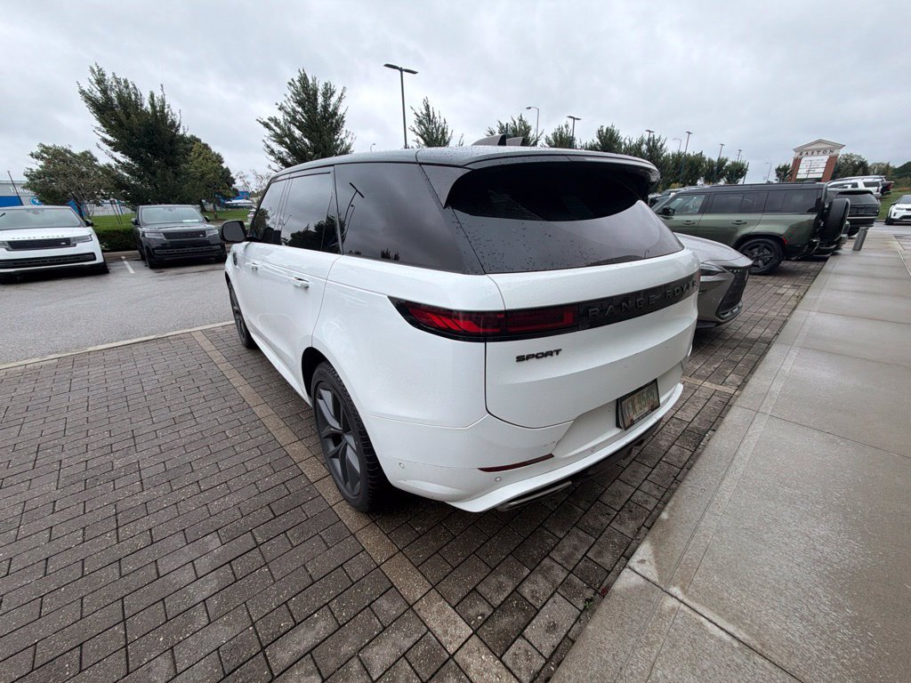 Used 2024 Land Rover Range Rover Sport Dynamic SE AWD/4WD image 7