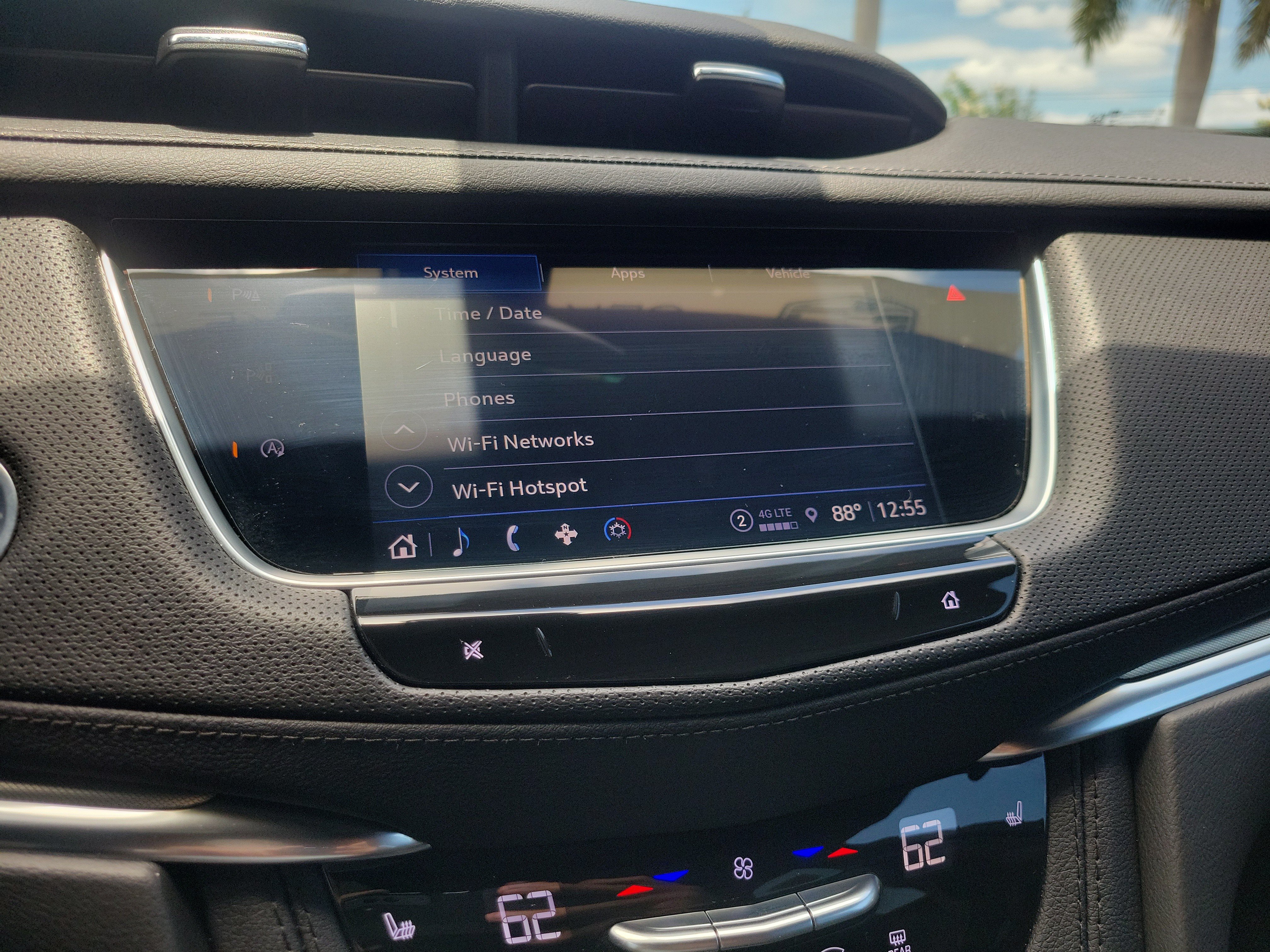 Certified 2024 Cadillac XT5 Luxury w/ LPO, Floor Liner Package FWD image 21