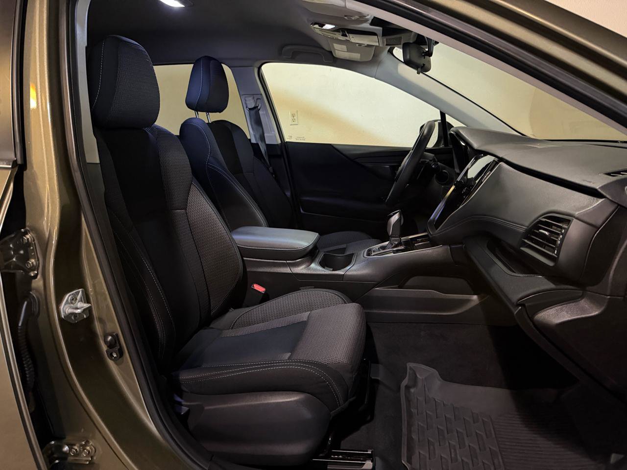 Used 2024 Subaru Outback Premium image 11