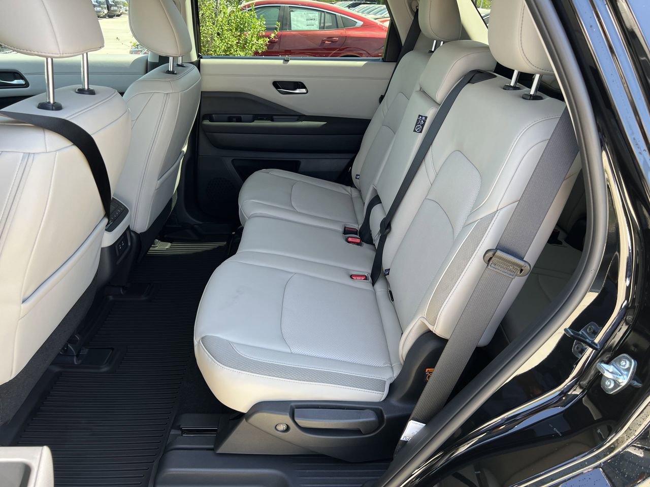 New 2026 Nissan Pathfinder SL w/ SL Premium Package (P04) FWD image 14