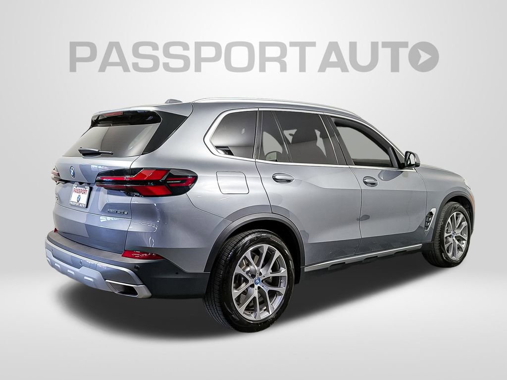 Used 2025 BMW X5 xDrive50e w/ Premium Package image 6