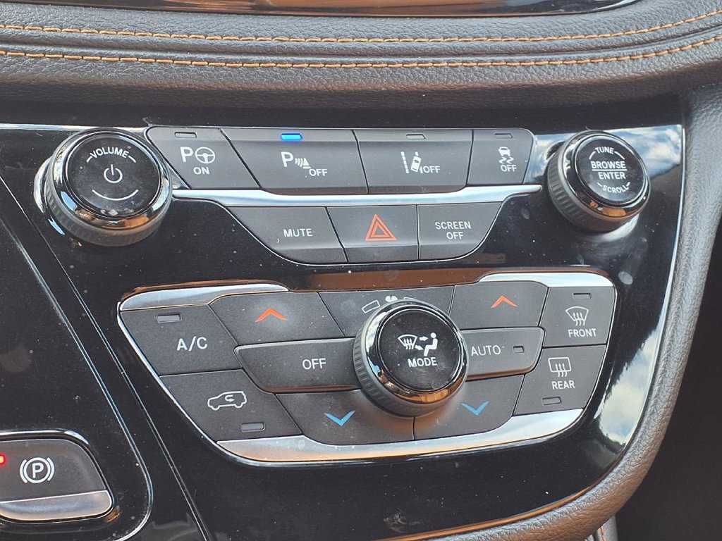 Used 2021 Chrysler Pacifica Pinnacle FWD image 6