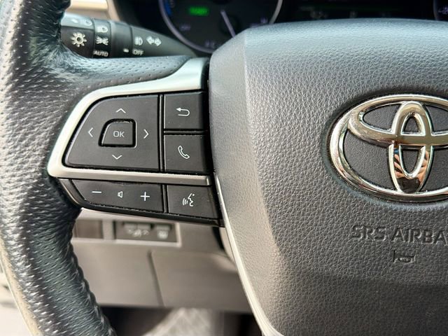 Used 2022 Toyota Sienna Limited FWD image 39