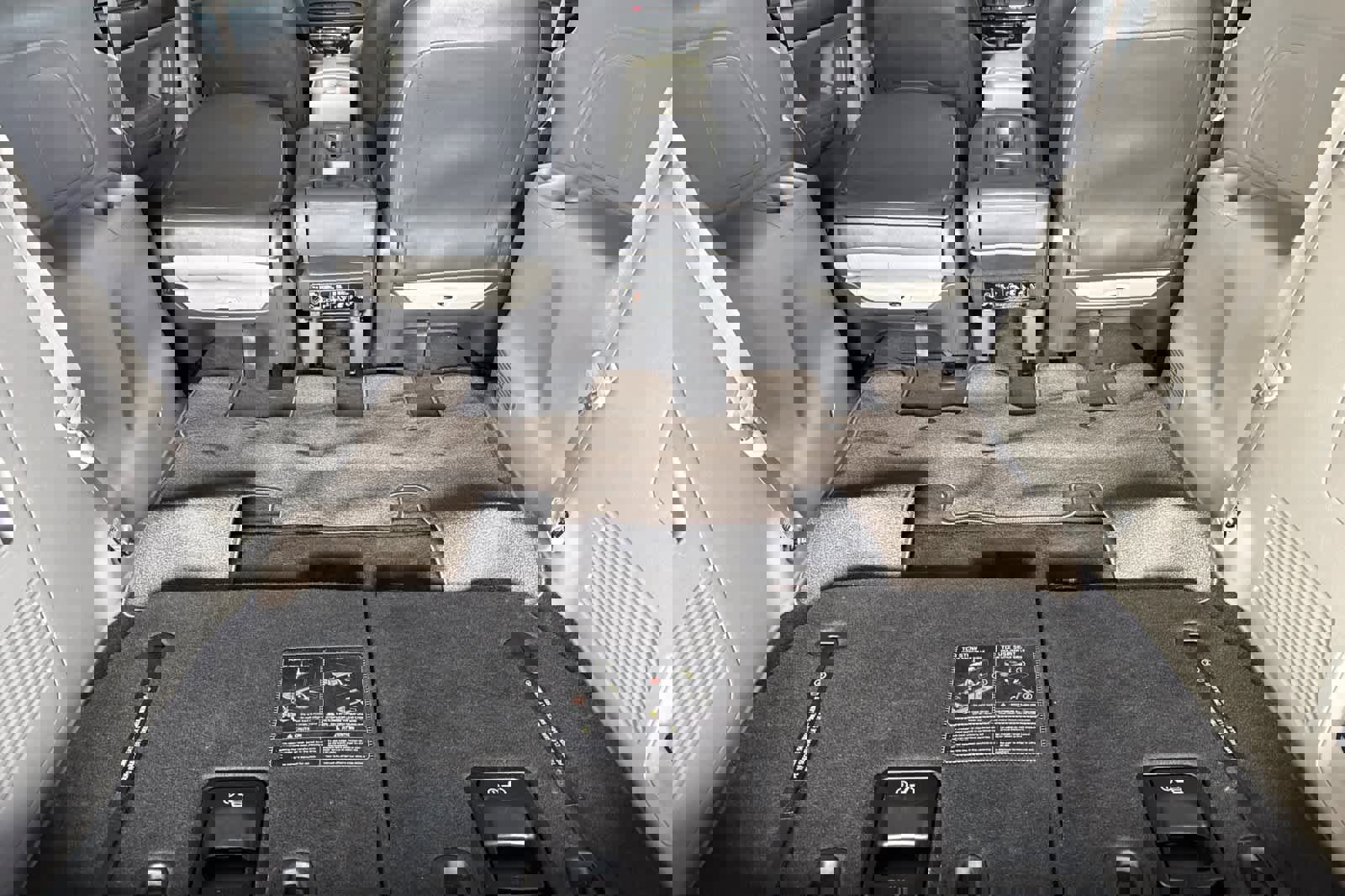 Used 2017 Kia Sedona LX w/ LX Essentials Premium Package image 16