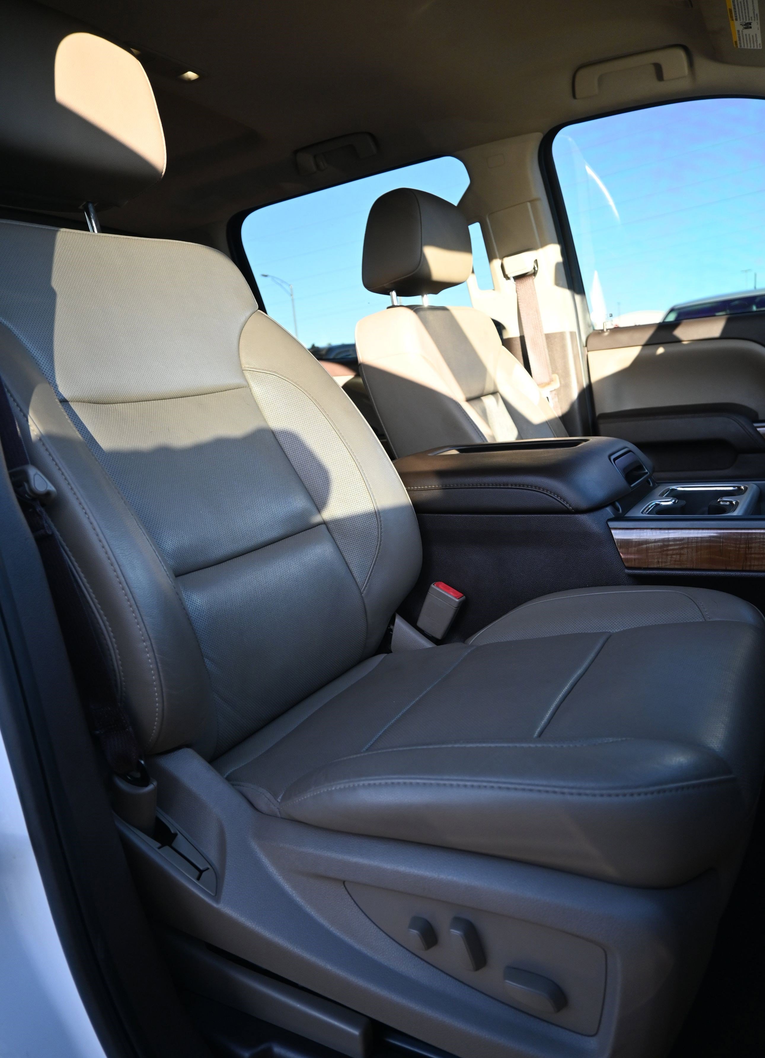 Used 2018 GMC Sierra 1500 SLT image 32