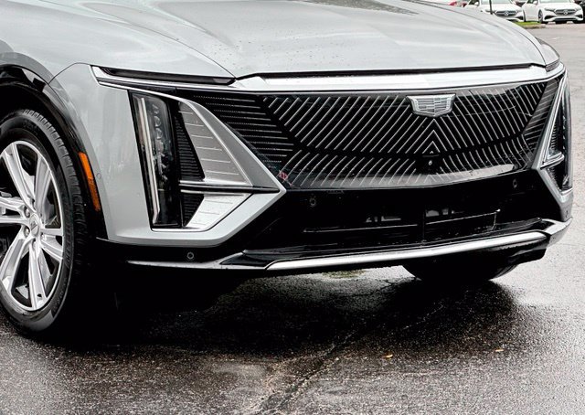 Used 2024 Cadillac Lyriq Tech w/ Driver Assist Package AWD/4WD image 2