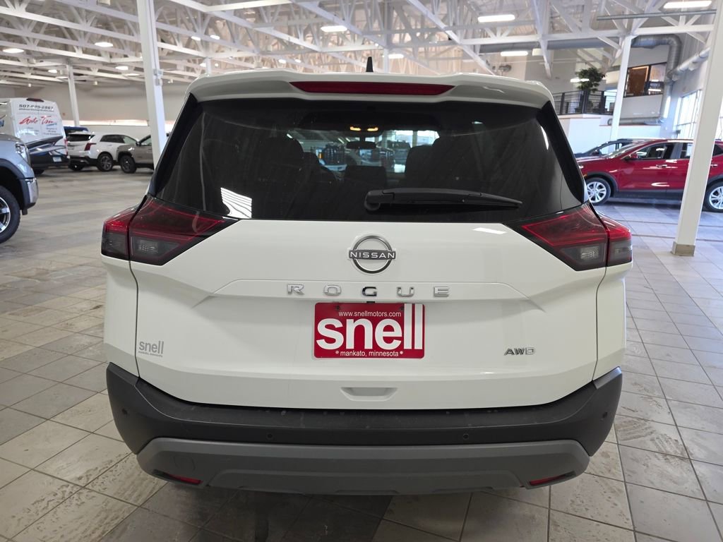 Used 2023 Nissan Rogue S AWD/4WD image 4