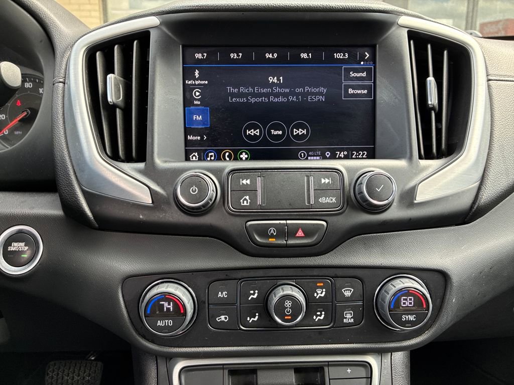 Used 2023 GMC Terrain SLT image 19