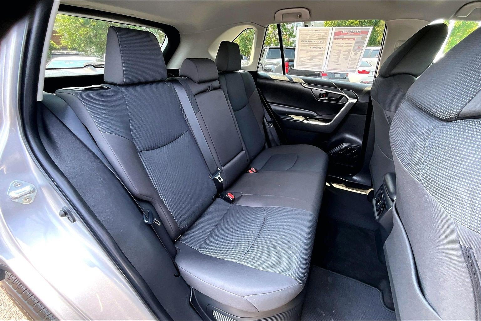 Used 2023 Toyota RAV4 LE AWD/4WD image 25