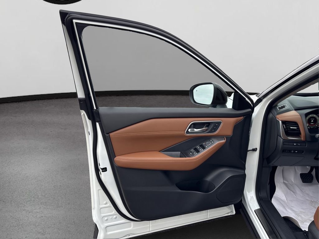 New 2026 Nissan Rogue Platinum w/ Platinum Premium Package image 13