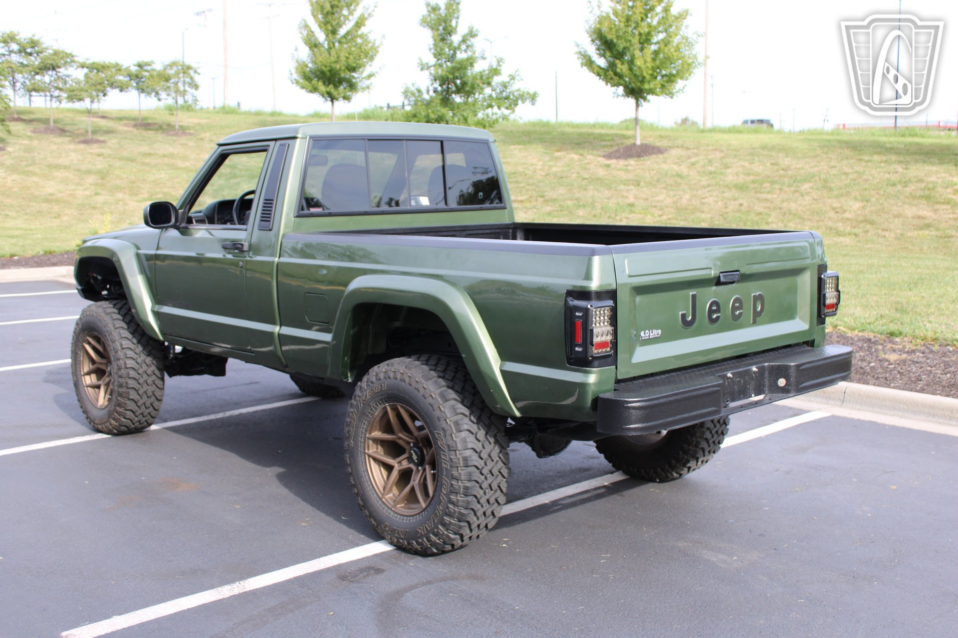 Used 1990 Jeep Comanche 2WD image 3