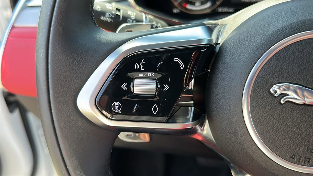 Used 2025 Jaguar F-PACE R-Dynamic S AWD/4WD image 12