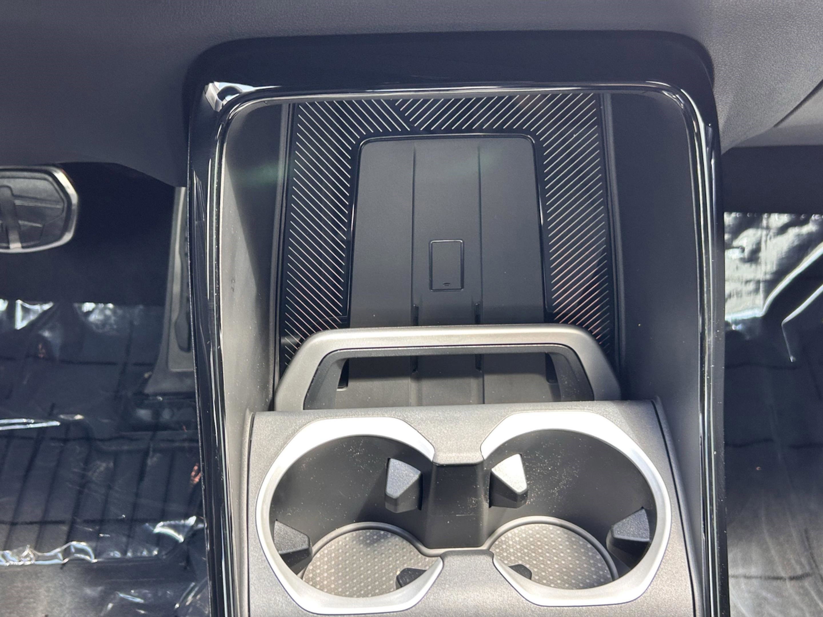 Used 2025 BMW X1 xDrive28i w/ Technology Package image 13