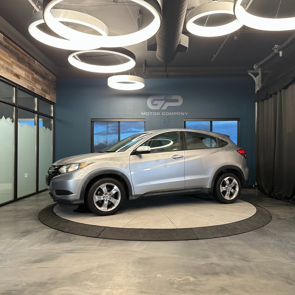 Used 2018 Honda HR-V LX image 7