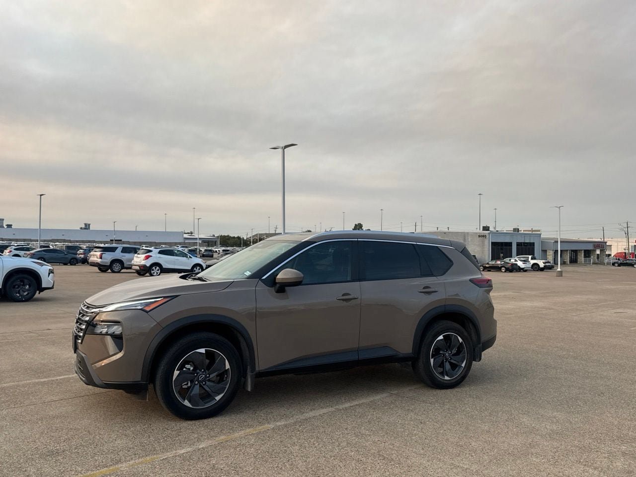 Certified 2024 Nissan Rogue SV w/ SV Premium Package AWD/4WD image 12
