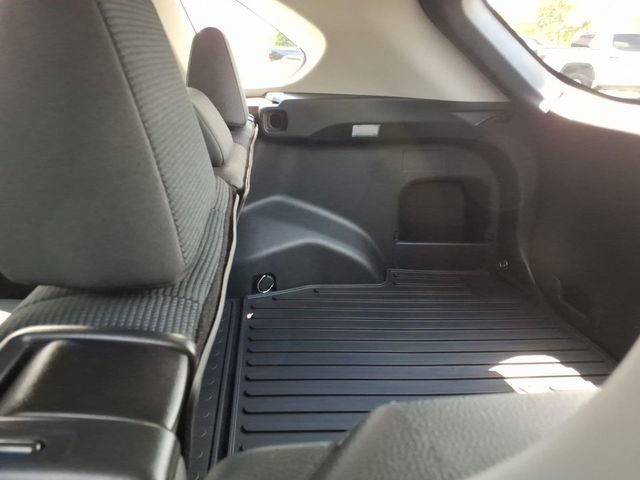 Used 2023 Toyota RAV4 LE FWD image 7