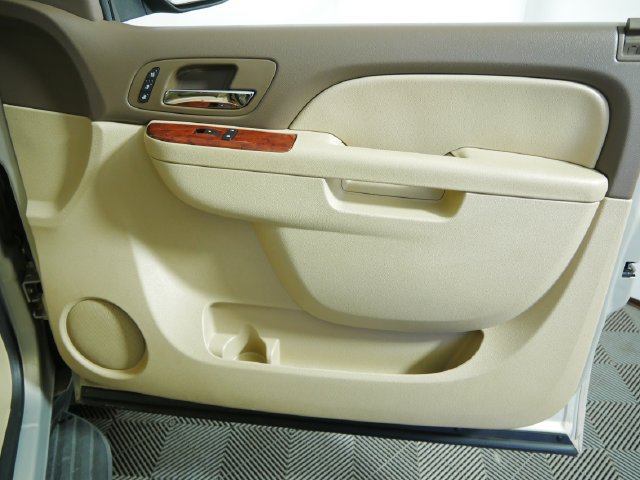 Used 2011 Chevrolet Suburban LTZ AWD/4WD image 12