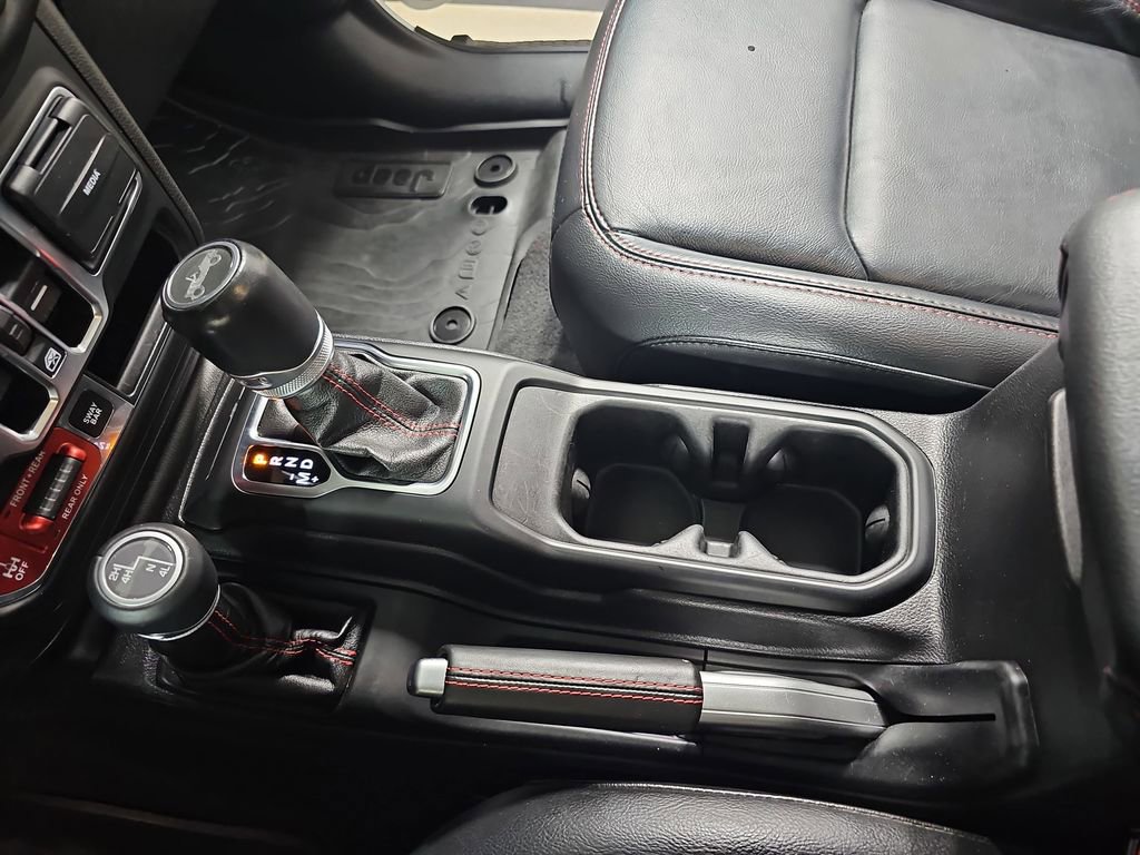 Used 2020 Jeep Wrangler Unlimited Rubicon w/ Uconnect 4C Nav & Sound Group AWD/4WD image 28