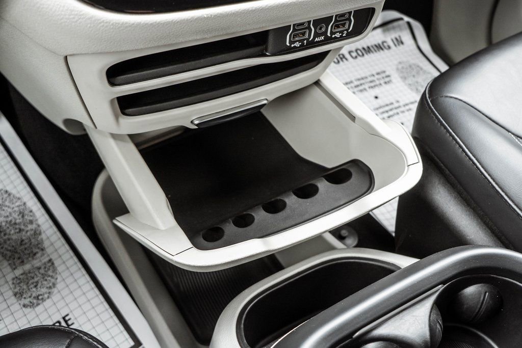 Used 2023 Chrysler Pacifica Touring-L FWD image 22