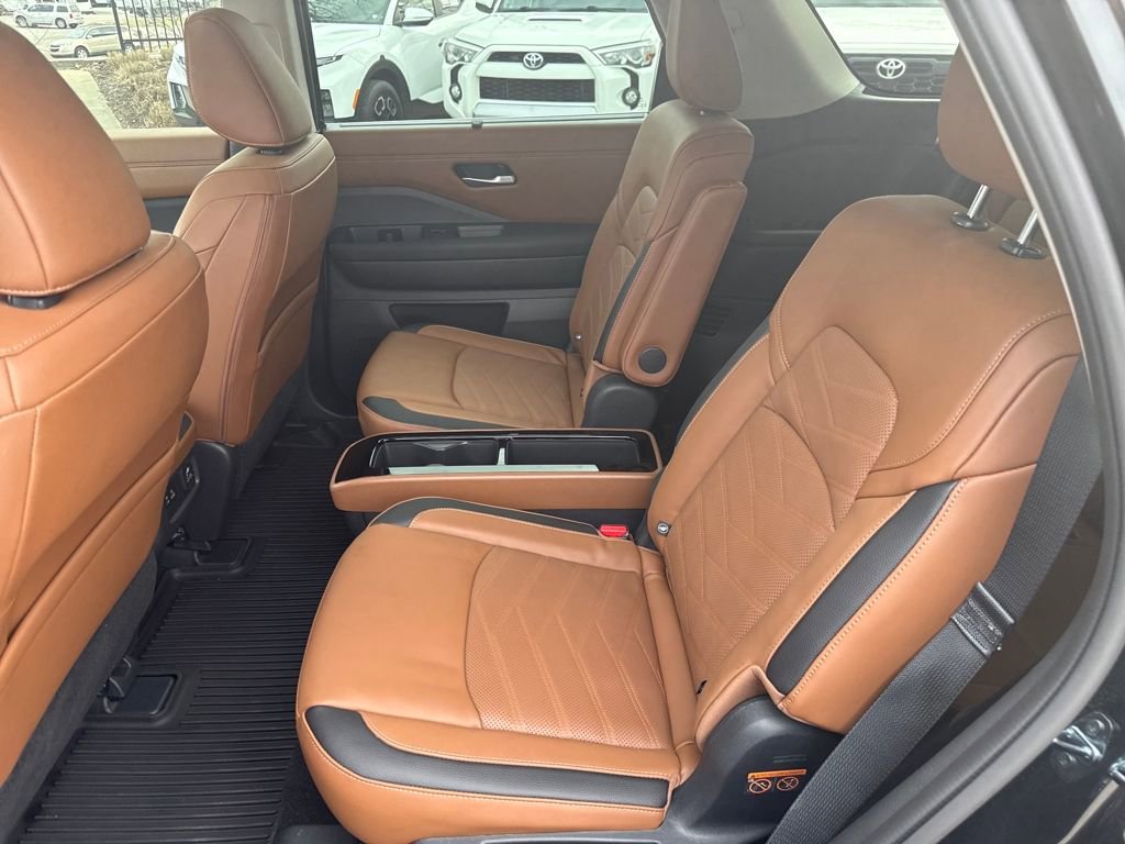 Certified 2025 Nissan Pathfinder Platinum image 29