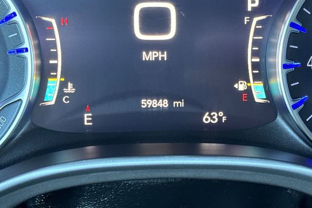 Used 2021 Chrysler Pacifica Touring-L FWD image 43