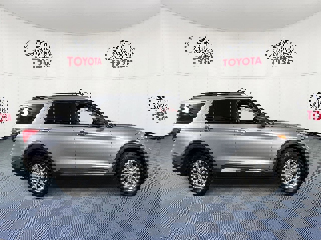 Used 2022 Ford Explorer XLT image 9