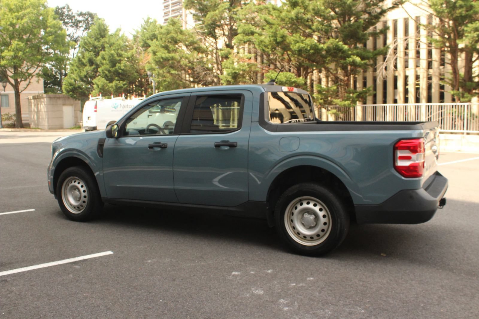 Used 2022 Ford Maverick XL FWD image 9