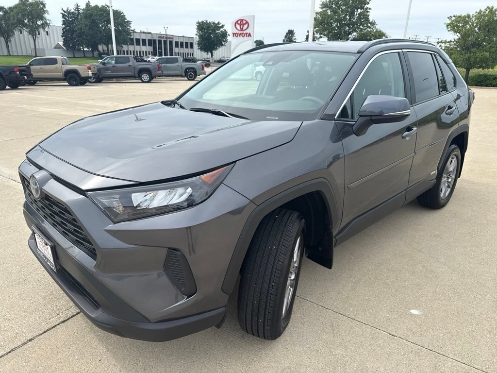 Certified 2022 Toyota RAV4 LE AWD/4WD image 6